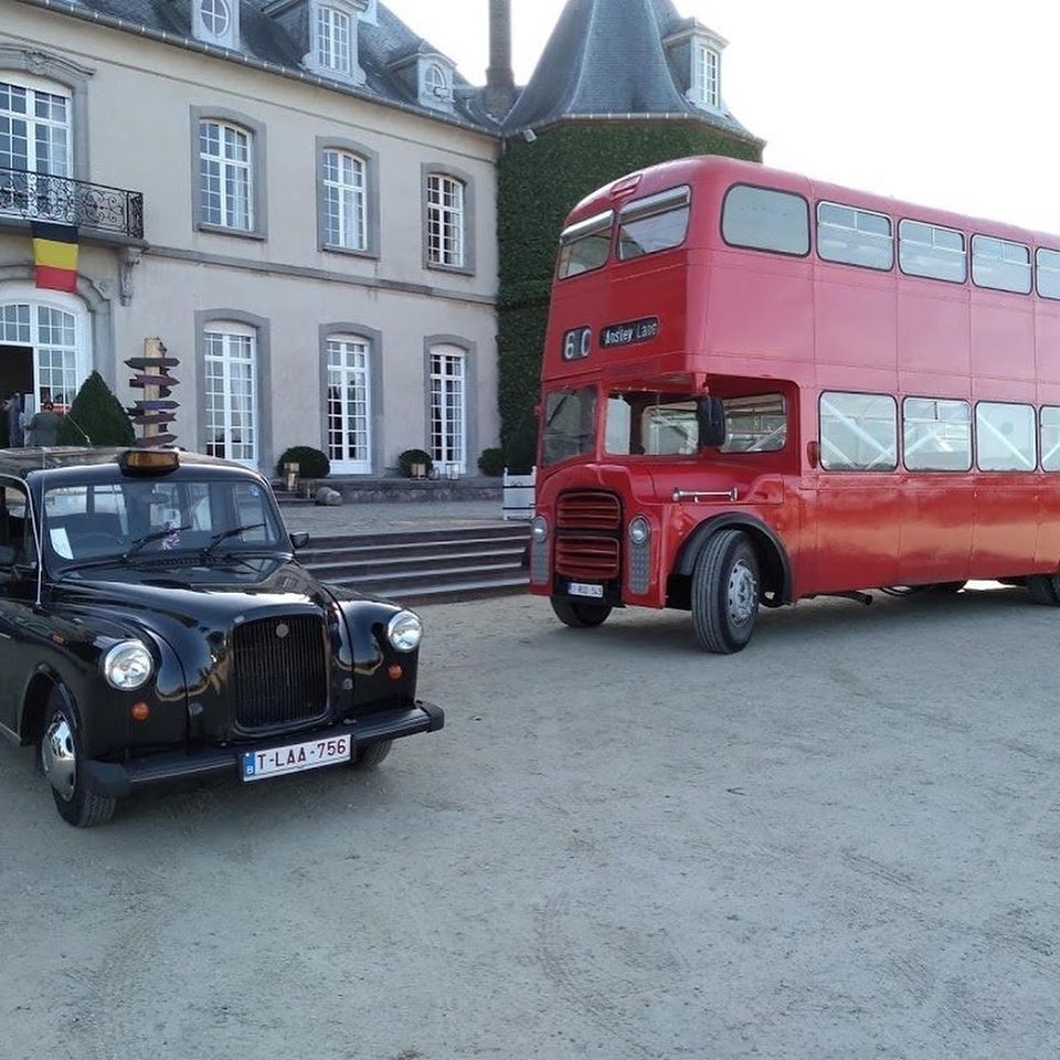 Taxi londonien et bus anglais pour événement