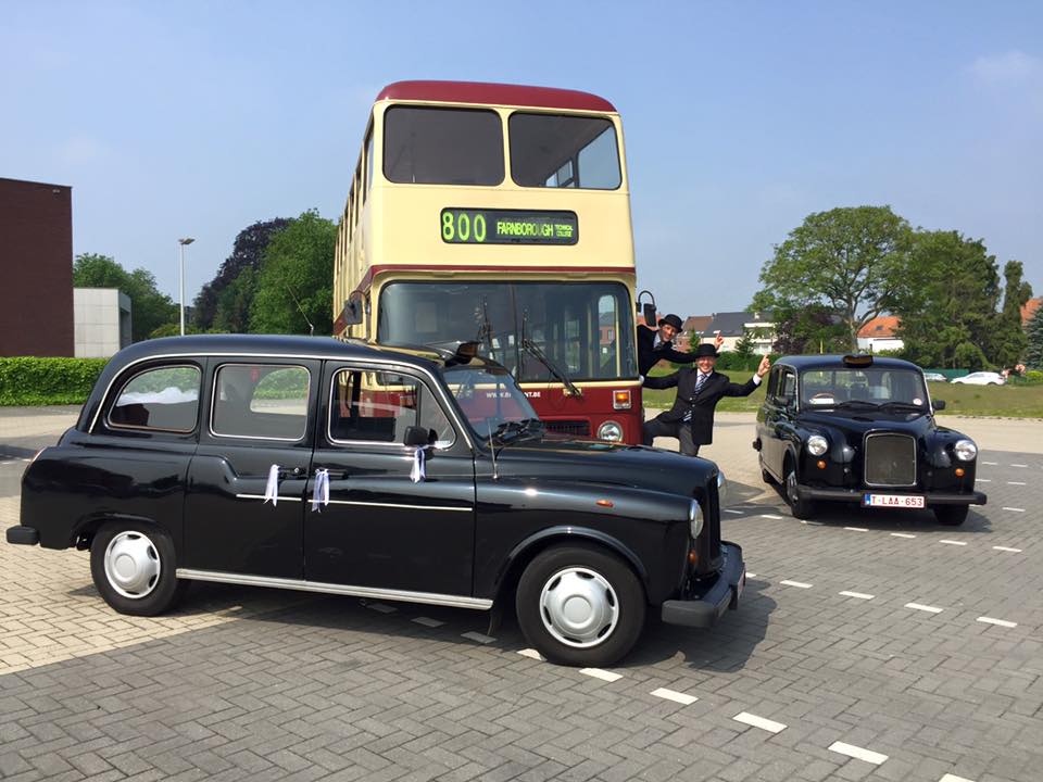 Taxi Anglais Londonien noir en trio