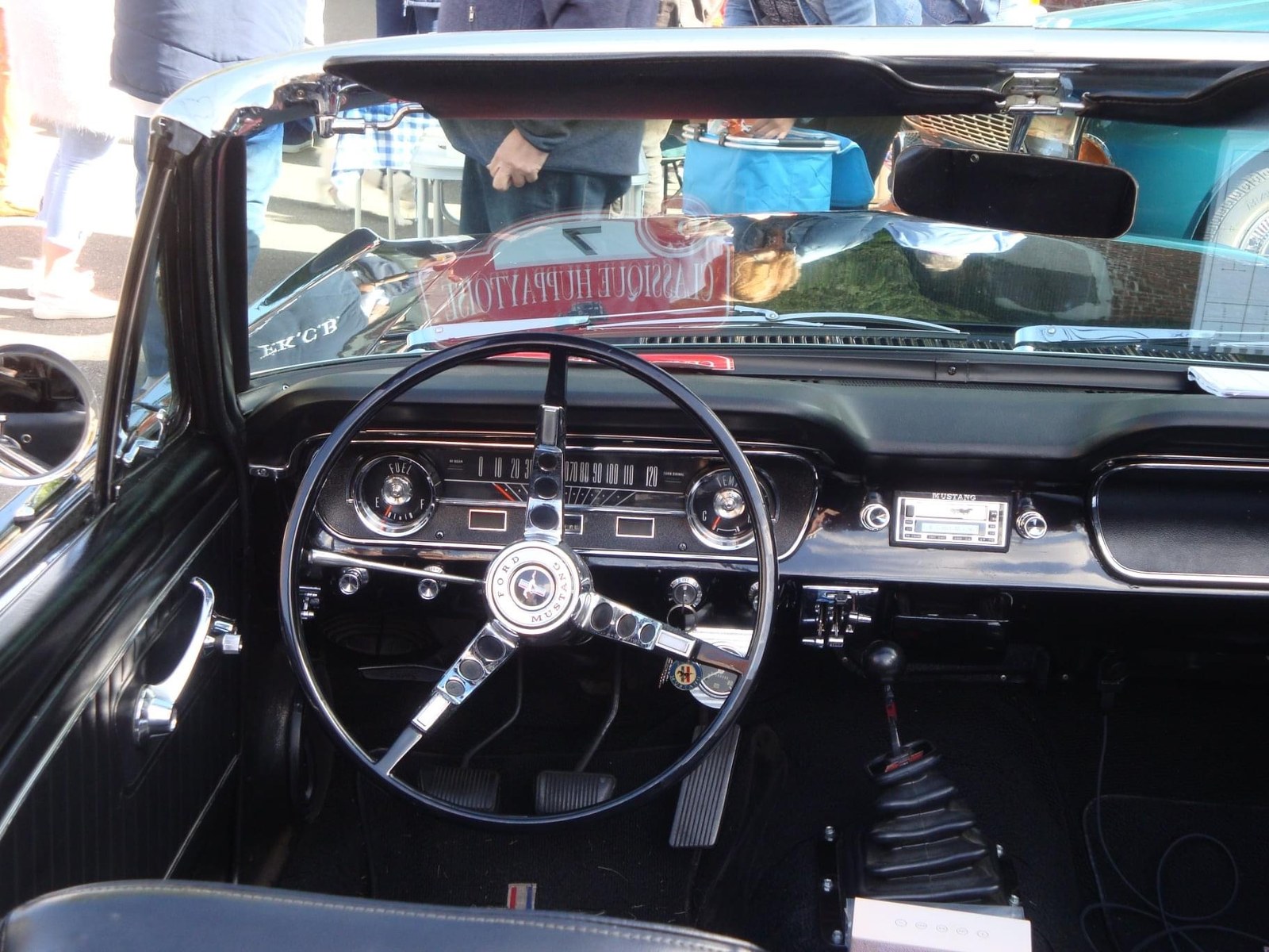 Ford Mustang cabrio noire 1965